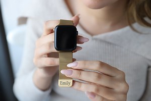 Personalized Apple Watch Band: Magnetic Milanese Loop Strap - Etsy UK