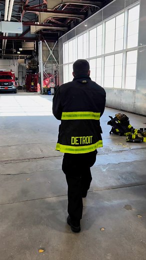 Tis the season for Christmas tree fire safety! 🎄If you plan to deck the halls with a real Christmas tree this year, remember to keep it watered to avoid accidental fires. Let’s have a safe holiday season! | Detroit Fire Department