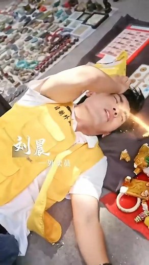 Poor guy unlocks X-ray vision, gets rich overnight from stone gambling, and becomes a billionaire! | Sleepy Tales