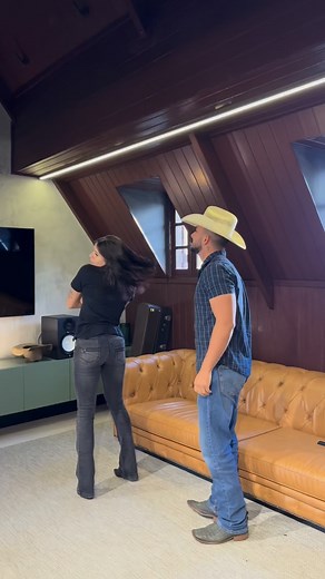 Carolinaaaa hum hum hum #reels #viralreels❤️ #reelsvideo❤️ | Vitor Oliveira