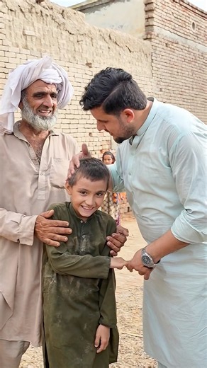 #Ihsas #Charity #zahidkashmirwal #welfarefoundation #helpthemfoundation #humanity