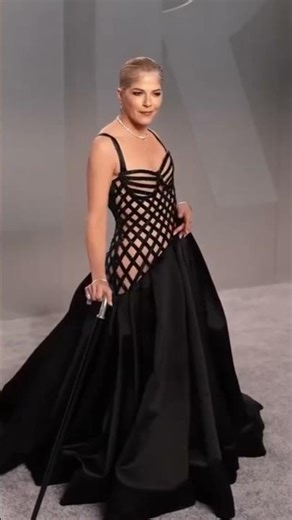 Selba's Unforgettable Black Gown| Oscar Dressed| Selma Blair