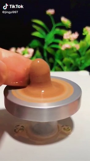 泥から何か面白いものを作る，ミニひょうたん#泥 #陶芸 #陶器 #陶瓷 #contemporaryceramic #wheelthrowing #makingpots #ceramics #rotating #potterywheel