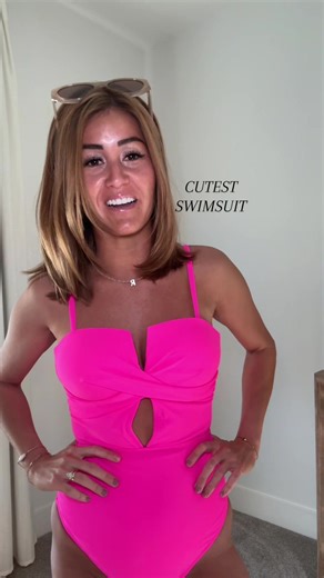 Obsessed with this @popvilshop swimsuit 😍😍😍 cannot wait to wear it at the beach and pool! #popvil #swimsuit #swimsuitcheck #onepieceswimsuit