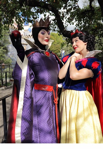 Snow White's Makeup Routine: Beauty Tips from Disney