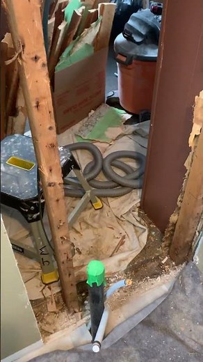How to identify a load bearing wall #diy #powertools #carpentry