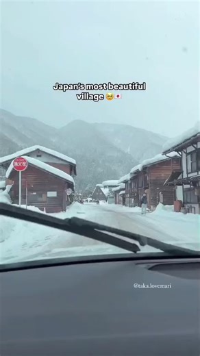 The Most Beautiful Village in Japan ✨🏔️ 📍 Shirakawa-go, Gifu 🇯🇵 Step into a fairytale village surrounded by mountains and snow — a place where time stands still. 🛖 Famous for its UNESCO World Heritage gassho-zukuri farmhouses, Shirakawa-go offers a rare glimpse into Japan’s traditional countryside life. The thatched-roof houses, breathtaking landscapes, and warm local culture make it an unforgettable destination. ❄️ Whether in winter with snow-covered roofs or in autumn with vibrant colors,