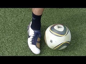 Cristiano Ronaldo Freistoß Tutorial / Flatterball | How To Shoot A Knuckle Ball | german/deutsch