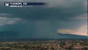 ⛈️Southwest Monsoon ramps up 🌧️ || Check out this monsoonal thunderstorm unleash a whole bunch of rain near Tucson, Arizona on Friday! These storms can & do bring quick flash flooding. Tune into WeatherNation for the forecast! #AZwx Video Credit: @foto_a_c | Instagram | WeatherNation
