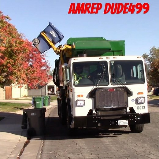 Brand New WM Garbage Truck #automobile #garbagetruck #trashtruck #trucking #garbage #trash #shorts