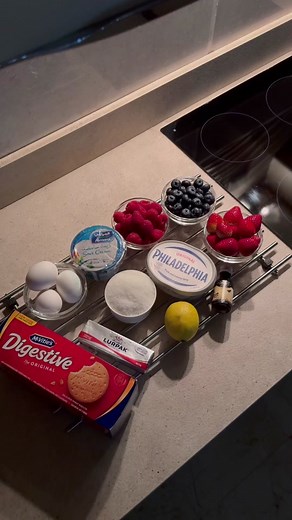 NYC Cheesecake Recipe Tutorial | Easy and Delicious Dessert 🍰🍓❣️