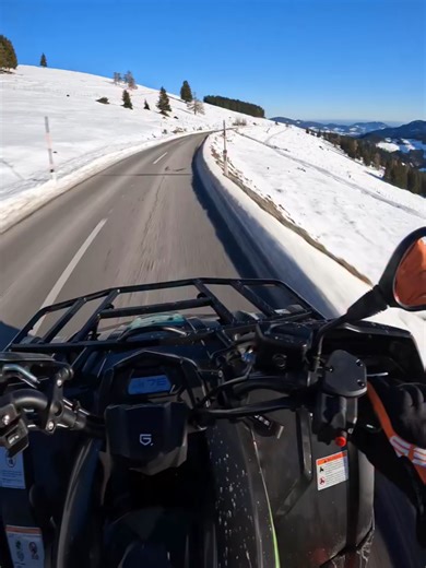 🔸 GOES 500L – ATV-ul care îmbină utilul cu plăcerea de a conduce. Indiferent dacă îl alegi pentru munca de zi cu zi sau pentru evadările din weekend, GOES 500L este construit să-ți ofere stabilitate, confort și versatilitate în orice context. ✔️ Motorizare echilibrată – suficient de puternic pentru sarcini utilitare, ușor de controlat pentru agrement ✔️ Design robust și ergonomic, adaptat pentru trasee variate Cu GOES 500L, nu trebuie să alegi între un ATV de lucru și unul de plimbare. Le ai pe