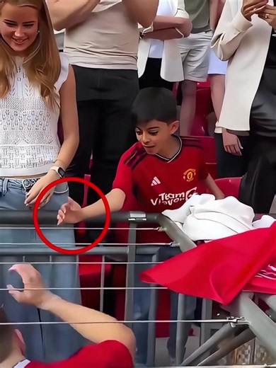#soccer #tiktokcampaign Haaland Scores Full Marks For Kindness To Young Fans#Haaland/oungfootballfans #footballheartwarming