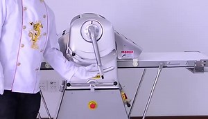 R&M Full Automatic Croissant Making Machine Dough Sheeter Roller Rolling Pastry a Masa De Bread Croissant Maker Moulding Machine