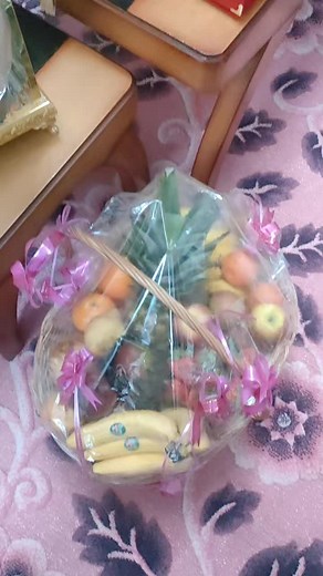 Beautiful Gift Baskets and Decorative Items Showcase