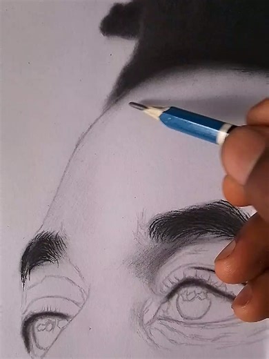 HOW TO SHADE WITH STAEDTLER GRAPHITE PENCILS Shading with staedtler graphite pencils can turn out a bit difficult and messy when you don't know the right way to use them. graphite pencils are quite reflective and this can really affect the visual effect and outcome of your pencil drawing. but gladly, there's a way to reduce this adverse effects and this can be done by the following 1. the way you hold your pencil while shading. Unlike how you hold your pen while writing, it's advisable to hold y