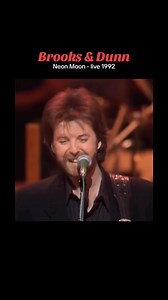 Brooks & Dunn performing ‘Neon Moon’ live (1992) #brooksanddunn #reelfb #fans #love #90s #performance | Classic Country Music