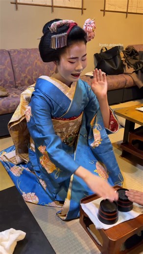 @kyoto_geimaiko on Instagram: "Maiko game, next level 😆❗️ Maiko Fukumatsu of Miyagawacho playing Konpira Fune Fune… against two people at the same time. Two pots, two opponents and still, she didn’t miss a beat! It was actually my first time seeing this version of the game. I didn’t even know it was possible! My friends and I tried… and of course, we all lost 😂 Maiko are just on another level. It’s always impressive, and so much fun at the same time. Do you think you would have won? 😆 金毘羅船船🎶