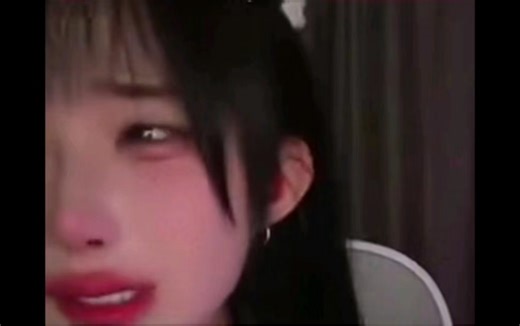 欲梦直播失误走光，泪洒直播间恳求大家删除！60