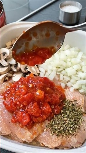 Amish Stewed Tomato Chicken Full Recipe in description #slowcookerrecipe #crockpotcooking #recipe