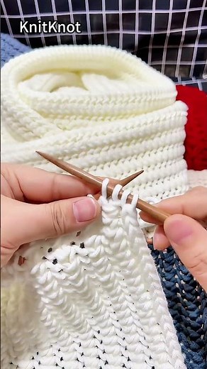 DIY Your Own Cozy Knit Scarf in Just a Few Steps! ✨🧣#knit #knitting #diy