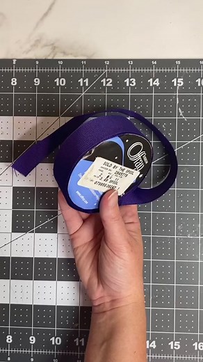 Let's make a simple TBB bow (Figure 8 method) Full tutorials with measurments can always be found on yt/mommycraftsalot ☺️ #bows #hairbow #diybows #hairbowtutorial #simplebow #simplehairbowdiy #howtomakebows #ribbonbows #diy #ribbon #crafter