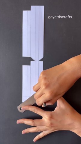 Gayatri chouhan on Instagram: "Do you believe it’s a paper frame #paperframes #crafts #papercrafts #diy #frames"