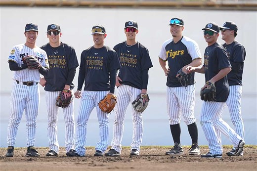 阪神キャンプに現れた女子アスリート「楽しすぎて…」　ベンチから見学「勉強になりました」