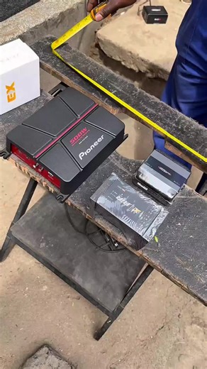Simple DIY amp rack designs.
