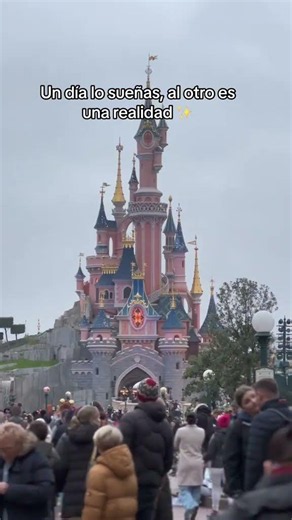 Disney at Christmas ✨🎄 The Most Magical Time of the Year! ❤️‍🩹🏰