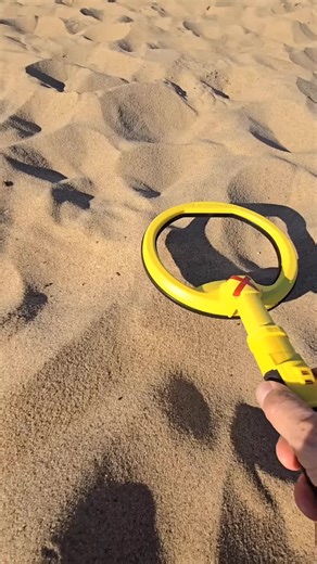 #beachvideos #foryoupage #viral #asmr #creatorsearchinsights @tiktok creators @tiktokglobal @TikTok UK @TikTok Creators Vietnam