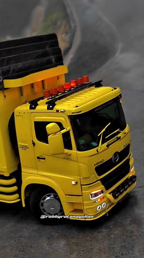 Fakta Menarik Truk Tronton di Indonesia