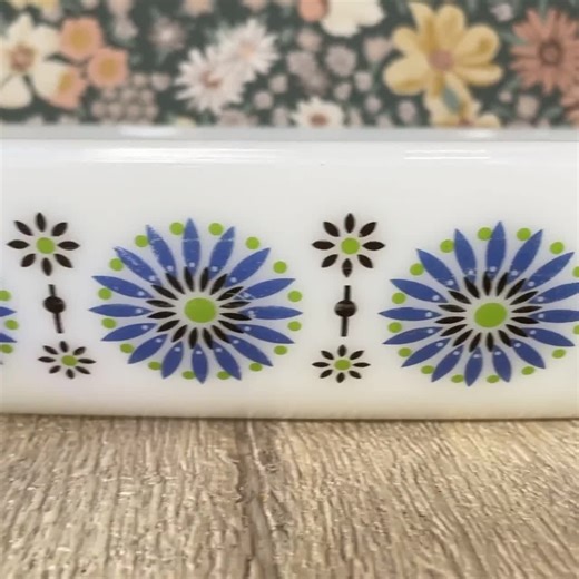 JAJ Pyrex Iris Roasting Dish – 1969 MCM Bakeware, Vintage British Ovenware - Etsy