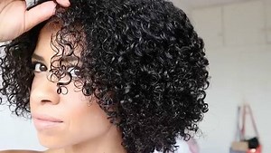 1.3K views | @youme_naturally shows the difference between the denman brush vs scrunching your hair. Aunt Jackie's DON'T SHRINK Elongating Flaxseed Gel defies shrinkage. @auntjackiescurlsandcoils #youme_naturally #curlsgonewildsa #naturalhair #blogger #teamnatural #curls | Aunt Jackie's Curls & Coils | Facebook