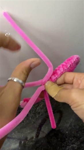 ✨ Wire Wonders: Learn how to make a fuzzy wire headband step by step!