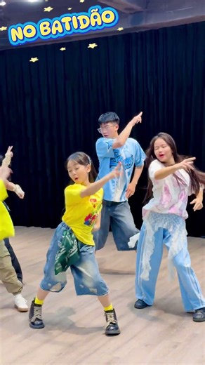 This smol trend is still going viral everywhereeee 😎/Follow Vy's Youtube / #lengocvy #viral #dance