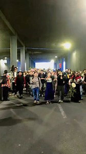 532K views · 10K reactions | Valientes Quiteños se toman las principales vías para manifestar el rechazo a las políticas neoliberales del presidente Daniel Noboa | Visión 360 | Facebook