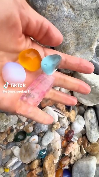 Discover the Beauty of Agate Gemstones