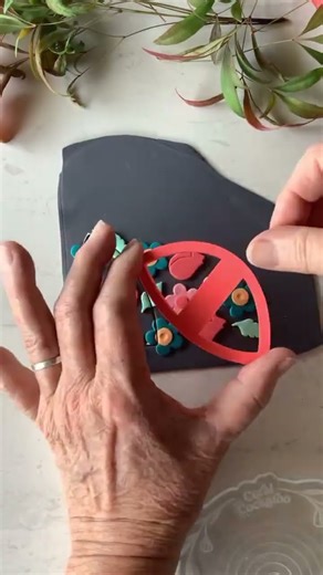 Making a small #floralart #polymerclayearrings with us 🌸