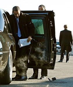 Will President Obama have a computer in the Oval Office?