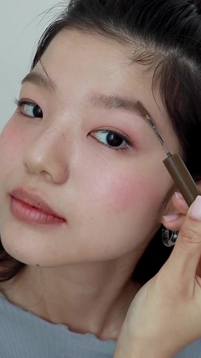 Get natural brows with Peripera’s all new Speedy Skinny Browcara. Lightly colours your brows while keeping them in place! #peripera #tiktoksg #periperasg #brows