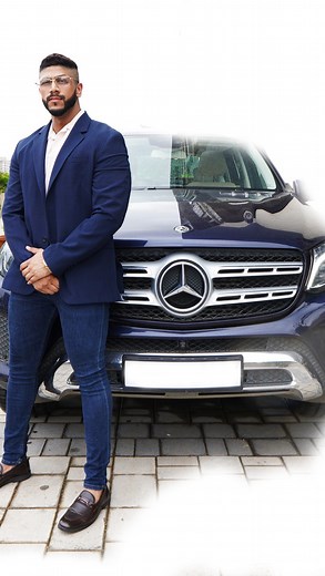 Nawaz Shaikh | Social Media Marketing & Business 💡 on Instagram: "More than all the accomplishments I had over the last 2-3 years, the most biggest achievement is to have you all a part of my family which is now 500K strong ❤️ in less than 2.5 months. I love each and everyone of you for supporting, learning & taking immense value out of it every single day. We are creating top notch content from tomorrow - So stay tuned fam 💪🏼 this is just the beginning. . #entrepreneur #lifestyle #business #