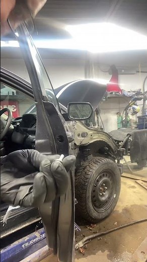 Honda CRV 2016 door handle removal #autobodyrepair #fyp #cartips #tutorial