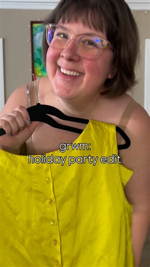 Jenna | sewing & plus-size fashion on Instagram: "Seriously the inspo for every party I throw. Love this look for our annual holiday party! . . . Top is #sabonniewoventop @stylearc , size 20. skirt is #henryskirt @daughterjudypatterns , size 2X, with waist darts taken in 4”. Fabric is a delicious Tori Burch silk deadstock I got @moodfabrics , it’s so luminous! Butterfly broach comes out to play for special occasions, it’s was my great grandmother’s. Shoes @beklinawoman . . . Plus size holiday ou