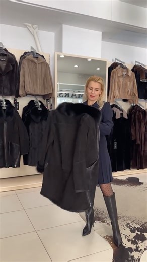 Дублянки • Шуби • Шкіряні куртки • Пальто • Пуховик on Instagram: "Ідеальна на пишні форми 💋 Натуральне хутро гімалайської кізочки. Злегка завужений крій - робить вашу фігурку ще спокусливішою. Комір - хутро песець. Розмірний ряд: S-5XL Made in Italy 🇮🇹 Надсилай свої обʼєми прямо зараз і отримуй персональну добірку саме на твої форми. Обирай красу в @tsum.kr 📍 ЦУМ Кропивницький, вул. Велика Перспективна, 51А ✔️ Відправляємо на примірку ✔️ Обмін/повернення ✔️ Накладений платіж або повна оплат