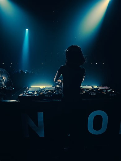 Amelie Lens on Reels