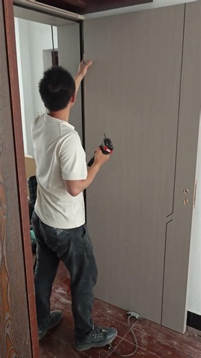 The necessary auxiliary tool for installing doors is the #door and window installation air bag