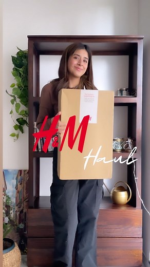 Devika Vinayek on Instagram: "Save for your fall shopping 癩 If you can’t tell I’m really digging the back to school fashion trends! Love sweater vests and cute skirts paired with chunky loafers. Loafers are really having a moment right now especially ones with the gold hardware and detailing! I tried to get those but they were all out of stock沈 Who else is loving the fall vibes here? . . . . . . . . #DressupwithDevi #haul #fall #fall2022 #falloutfits #explore #reels"