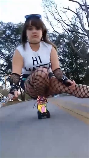 Big Nrvana fan #reflective #rollerskates #fypviral #scenekidz #scenequeen #altgirl #emogirl #scenegirl #rollerskate #rollerskategirl #fyp #foryoupage #scenekid #rollerskater #nirvana | Missy Sue