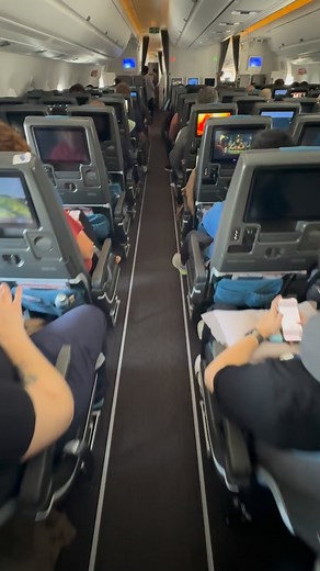 21K views · 2.7K reactions | Economy to Premium Economy to Business Class on a Singapore Airlines A350-900 SIN-SEA | Andrew's Aviation Art | Facebook